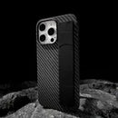 Case Dorn Fibra de Carbono para iPhone 15/16 Pro Max - Capa Antichoque com Cinta de Silicone